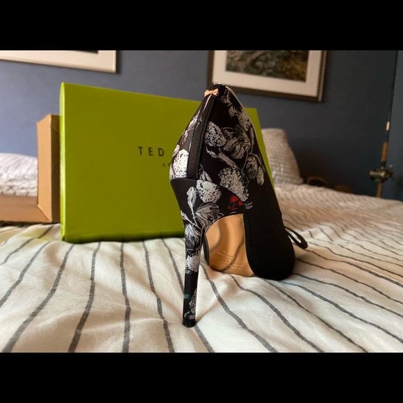Ted Baker Black Floral Pumps - Picture 3 of 4